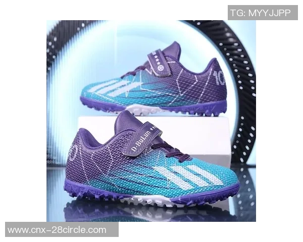 青少年足球鞋选购指南如何为孩子挑选合适的运动装备提升球技与舒适度